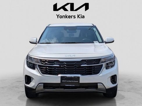 Used 2024 Kia Seltos LX AWD/4WD image 3