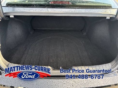 Used 2023 Hyundai Elantra SEL FWD image 13