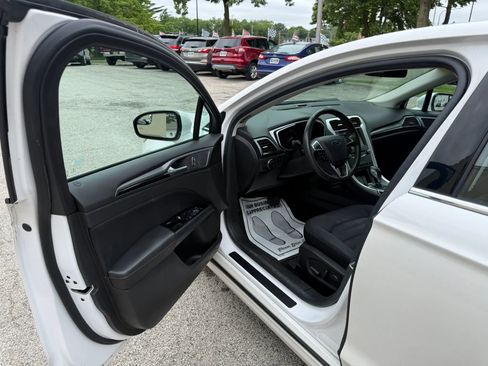 Used 2015 Ford Fusion SE FWD image 9