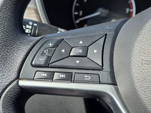 Used 2023 Nissan Altima 2.5 SV image 9