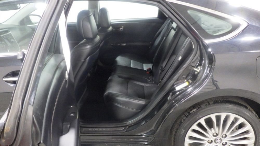 Used 2017 Toyota Avalon FWD image 7