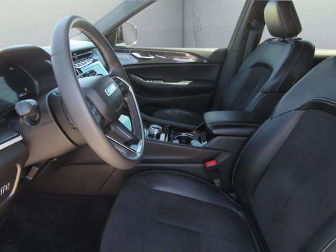 Used 2023 Jeep Grand Cherokee L Laredo RWD image 15