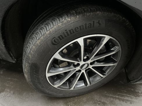 Used 2024 Cadillac XT4 Sport image 11