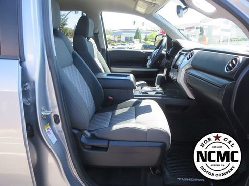 Used 2018 Toyota Tundra SR5 w/ SR5 Upgrade Package AWD/4WD image 53