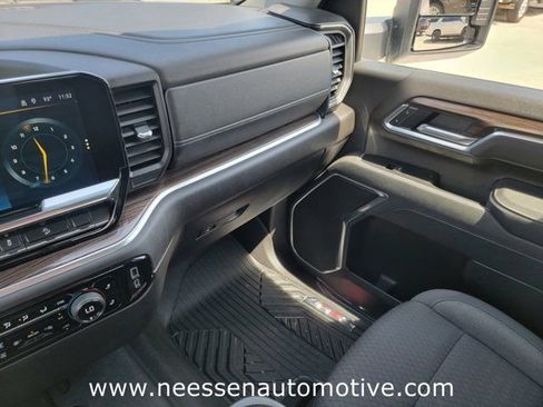 Used 2025 Chevrolet Silverado 2500 LT AWD/4WD image 34