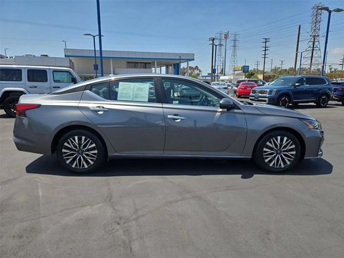 Used 2023 Nissan Altima 2.5 SV FWD image 28