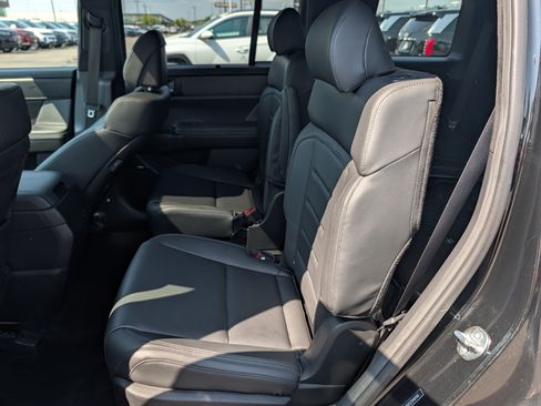 Used 2025 Hyundai Santa Fe Calligraphy AWD/4WD image 13