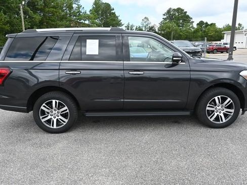 Used 2024 Ford Expedition Limited image 6