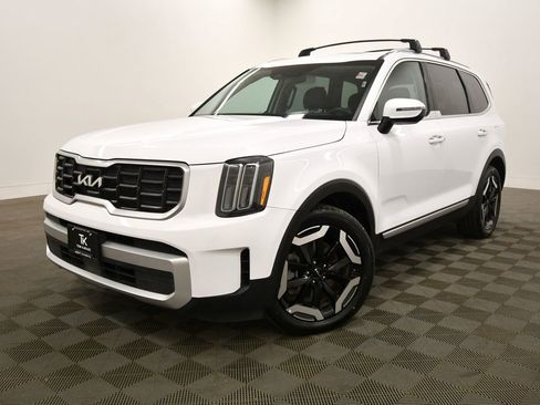 Certified 2025 Kia Telluride S AWD/4WD image 2