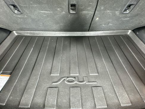 Used 2019 Kia Soul + FWD image 32