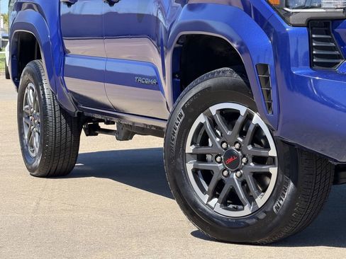 Used 2024 Toyota Tacoma TRD Sport image 11