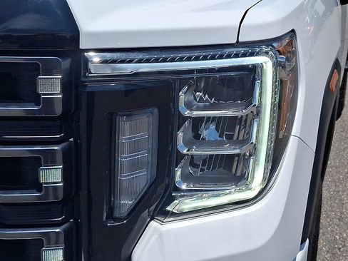 Used 2022 GMC Sierra 2500 AT4 w/ Gooseneck/5TH Wheel Package AWD/4WD image 9