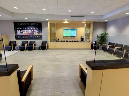 Used 2019 BMW 530i w/ Convenience Package image 40