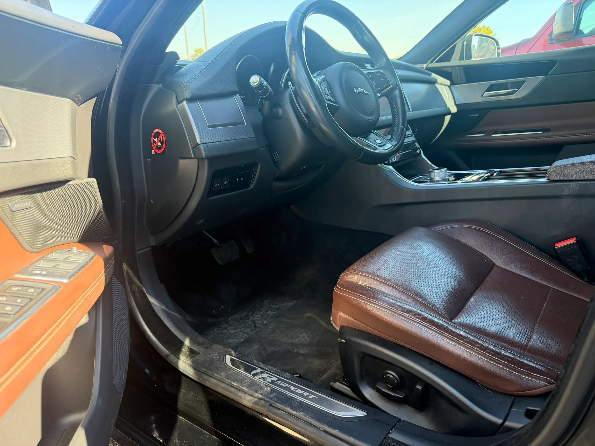Used 2016 Jaguar XF R-Sport RWD image 18