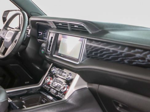 Used 2023 GMC Yukon Denali AWD/4WD image 30