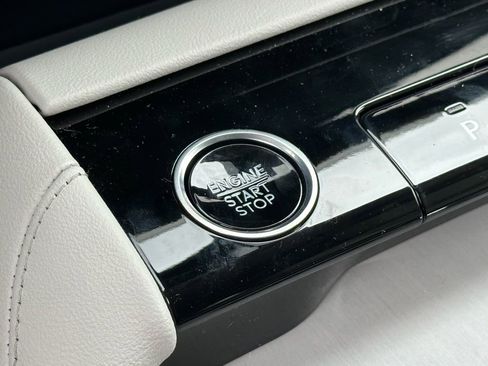 New 2026 Lincoln Navigator L Reserve AWD/4WD image 12