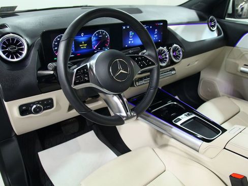 Certified 2026 Mercedes-Benz GLA 250 4MATIC image 5