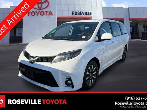 Used 2019 Toyota Sienna SE Premium AWD/4WD image 1