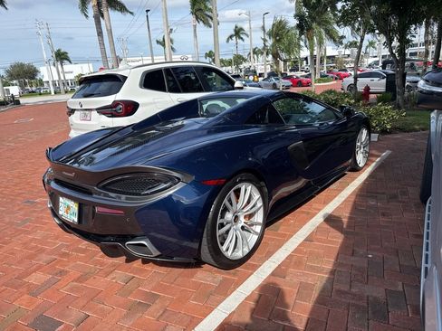Used 2018 McLaren 570S Spider image 7