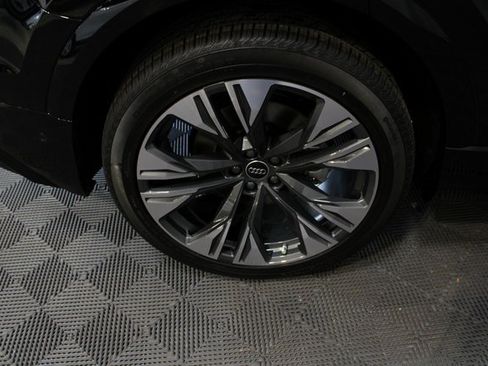 New 2026 Audi Q8 Premium Plus image 28