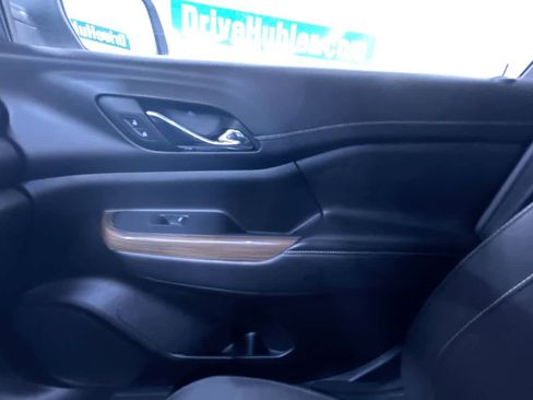 Used 2023 GMC Acadia SLE w/ Driver Convenience Package image 34