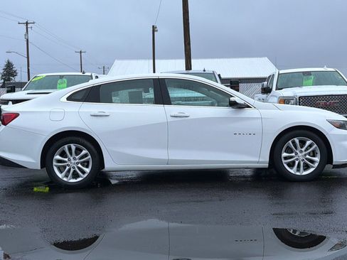 Used 2018 Chevrolet Malibu LT image 3