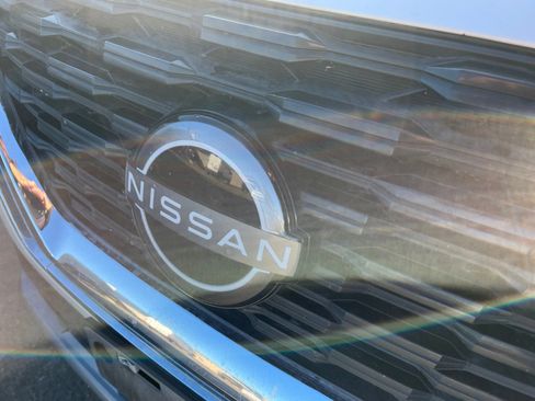 Used 2023 Nissan Rogue SL w/ SL Premium Package image 23