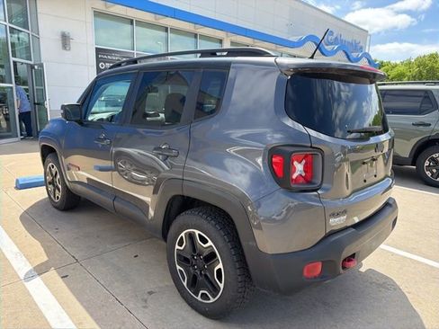 Used 2016 Jeep Renegade Trailhawk w/ Popular Equipment Group AWD/4WD image 6