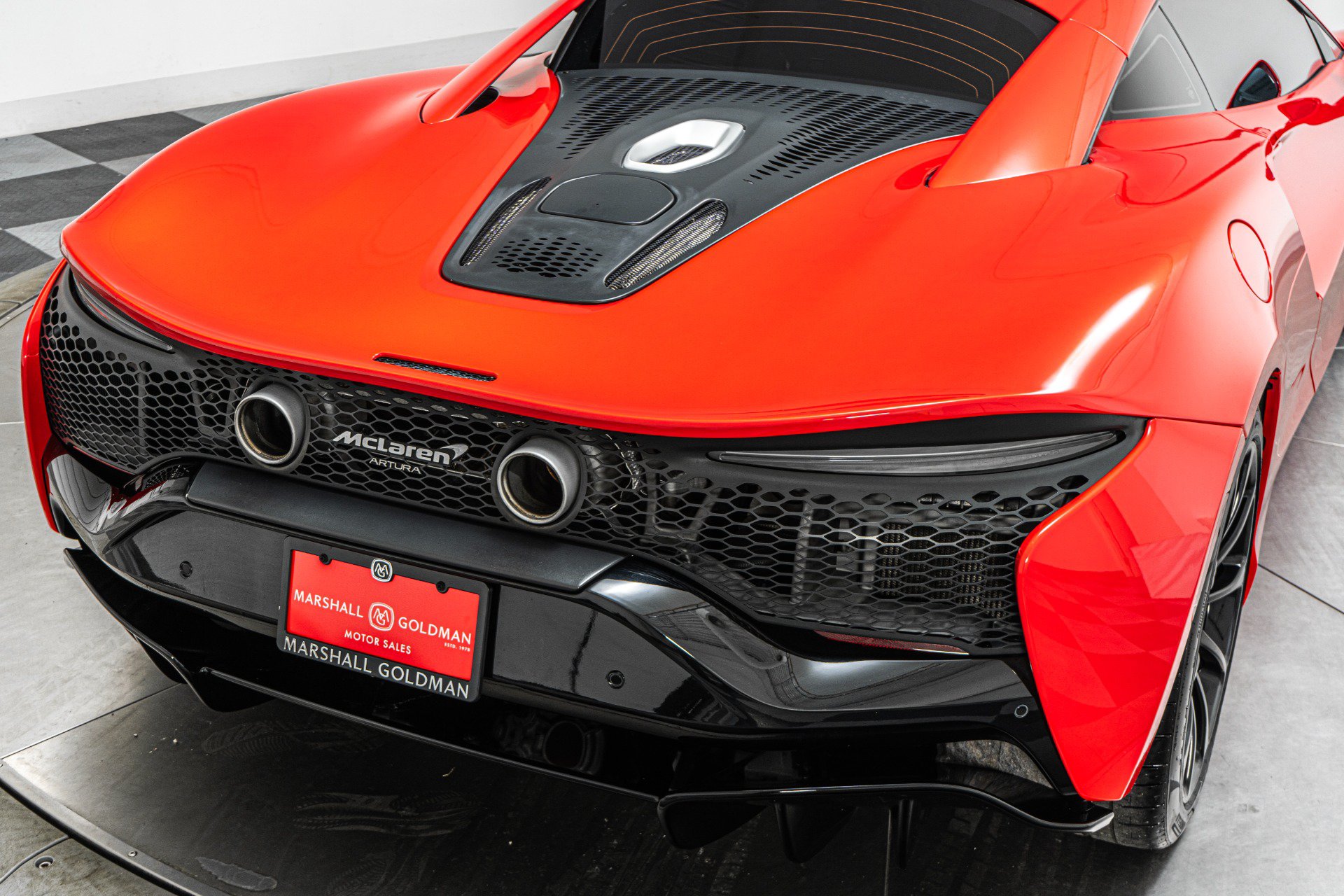 Used 2023 McLaren Artura RWD image 33