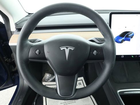 Used 2021 Tesla Model 3 Standard Range Plus image 12