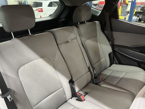 Used 2018 Hyundai Santa Fe Sport image 9