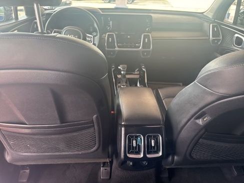 Used 2023 Kia Sorento SX AWD/4WD image 11