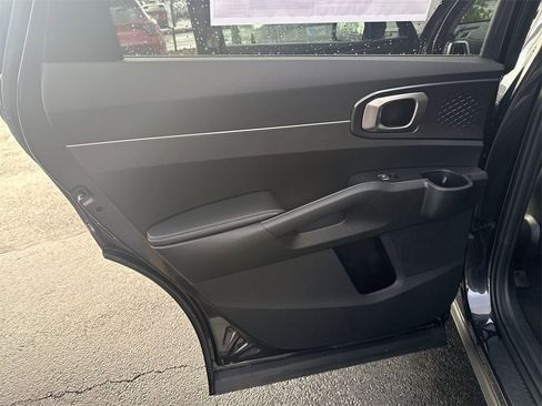 New 2026 Kia Sorento LX image 23