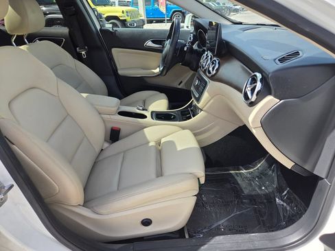 Used 2019 Mercedes-Benz GLA 250 w/ Premium Package image 16