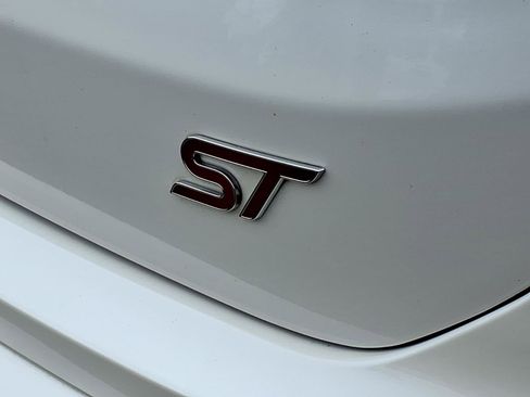 Used 2019 Ford Edge ST w/ Equipment Group 401A image 7