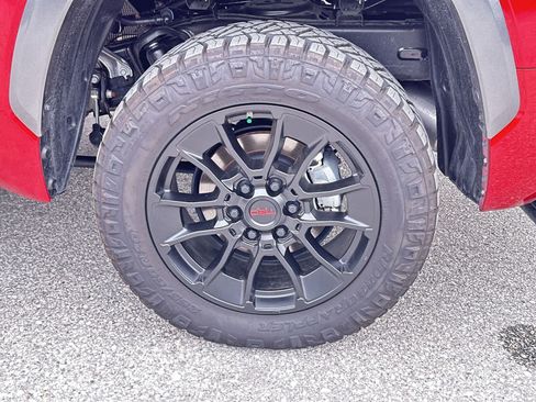Used 2026 Toyota Tundra Limited AWD/4WD image 12
