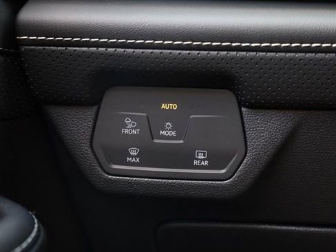 New 2026 Volkswagen Atlas Cross Sport SE image 20