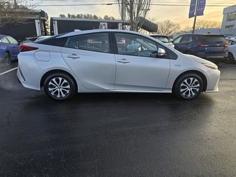 Certified 2021 Toyota Prius Prime XLE image 9