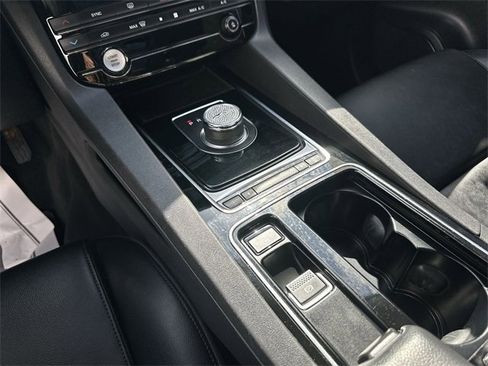 Used 2020 Jaguar F-PACE image 16