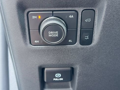 Used 2025 Ford Expedition Platinum AWD/4WD image 19