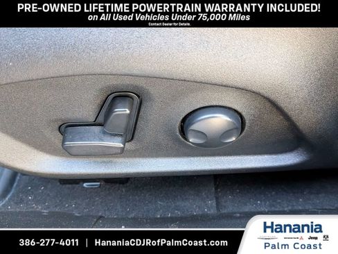 Used 2023 Jeep Renegade Trailhawk w/ Trailhawk Elite Group AWD/4WD image 17