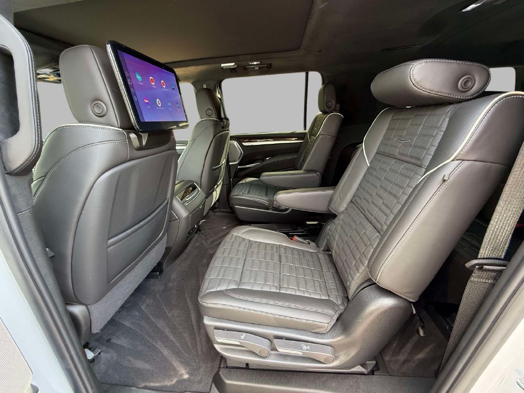Used 2026 Cadillac Escalade ESV Platinum Sport w/ LPO, ONYX Package AWD/4WD image 20