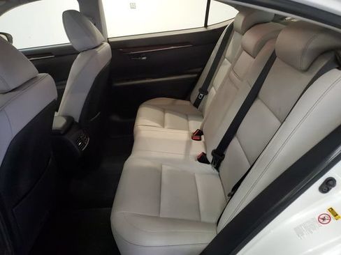Used 2013 Lexus ES 350 w/ Luxury Pkg FWD image 26