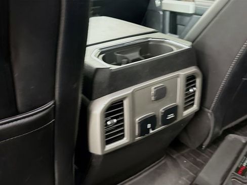 Used 2019 Ford F150 Lariat image 27