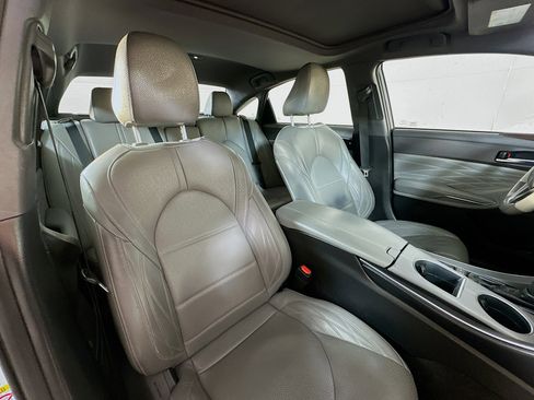 Used 2019 Toyota Avalon Limited image 28