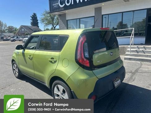Used 2016 Kia Soul FWD image 2