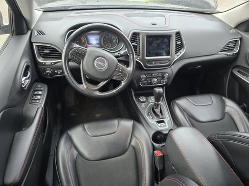 Used 2020 Jeep Cherokee Trailhawk w/ Cold Weather Group image 11