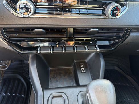 Certified 2024 Chevrolet Colorado W/T image 7