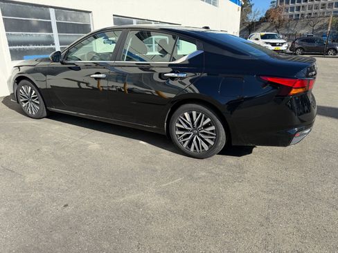 Used 2024 Nissan Altima 2.5 SV image 22