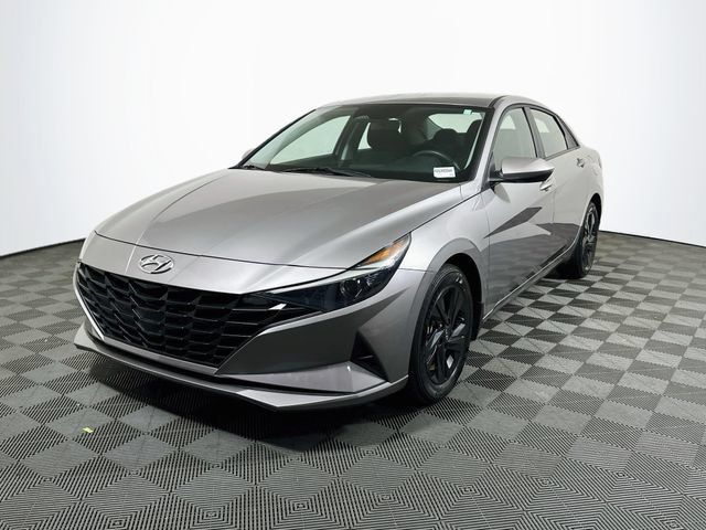 Used 2023 Hyundai Elantra SEL FWD image 4